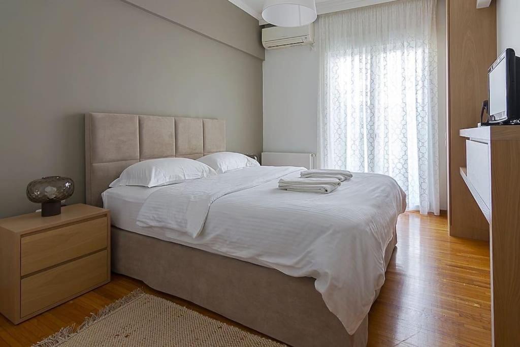 A Unique Apartment In The Historical Center-3Bds Атина Екстериор снимка