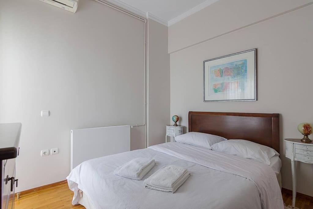 A Unique Apartment In The Historical Center-3Bds Атина Екстериор снимка