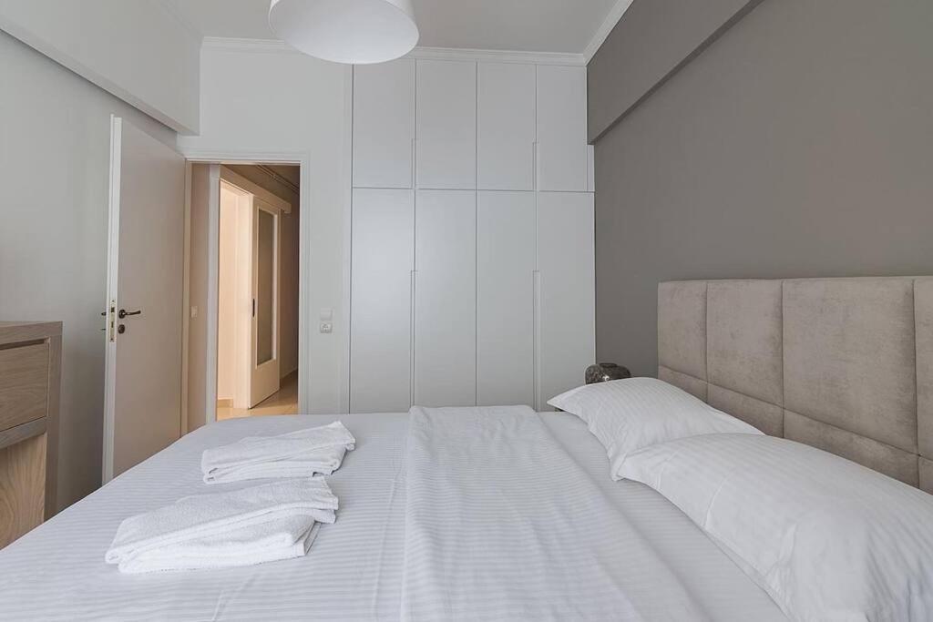 A Unique Apartment In The Historical Center-3Bds Атина Екстериор снимка