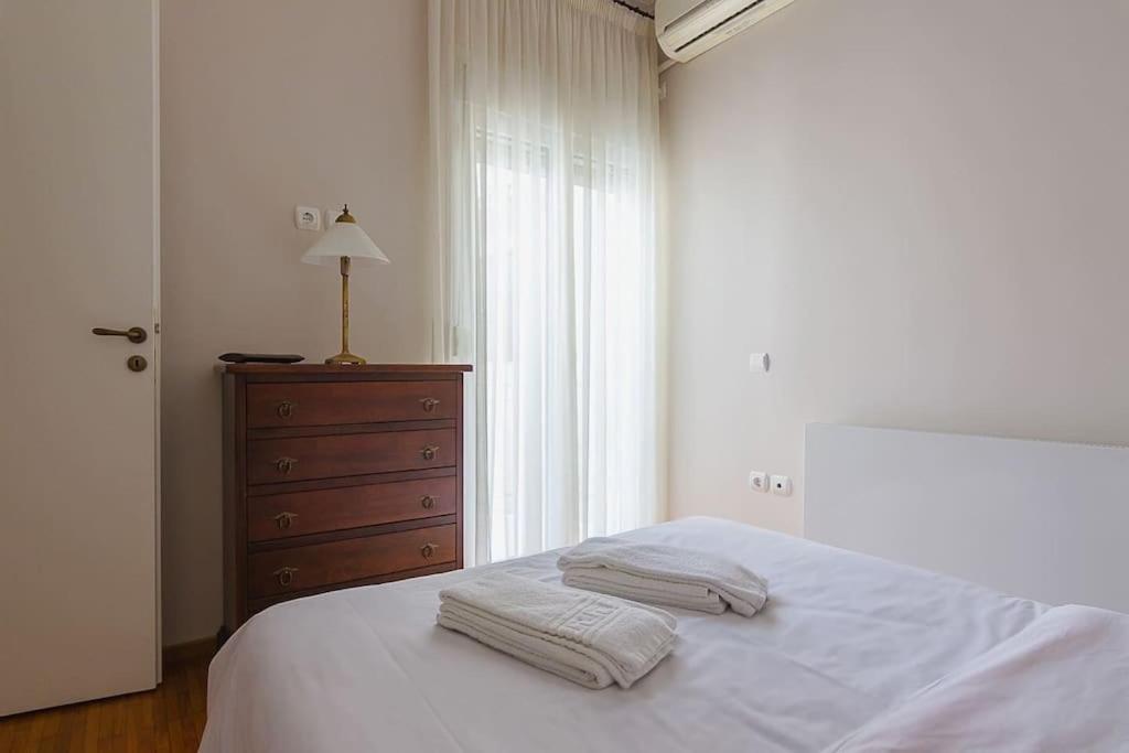 A Unique Apartment In The Historical Center-3Bds Атина Екстериор снимка